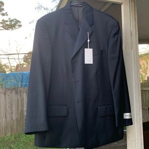 NWT Pierre Cardin Suit. Large